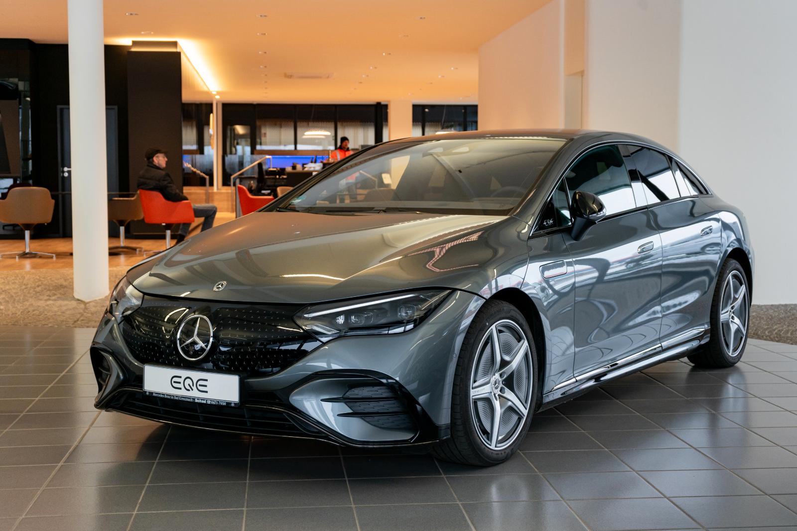 showroom-image-top
