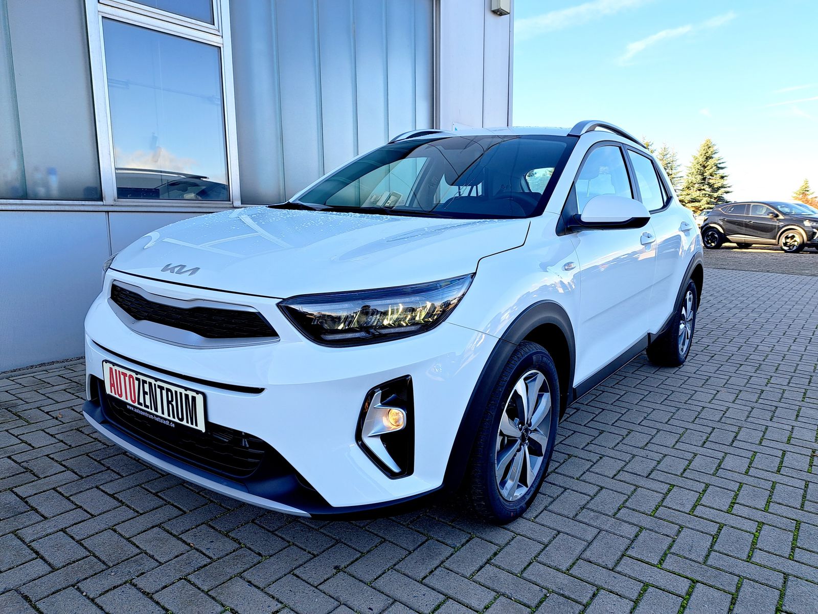 Fahrzeugabbildung Kia Stonic 1.0 T-GDI AUTOMATIK LED NAVI WINTERPAKET