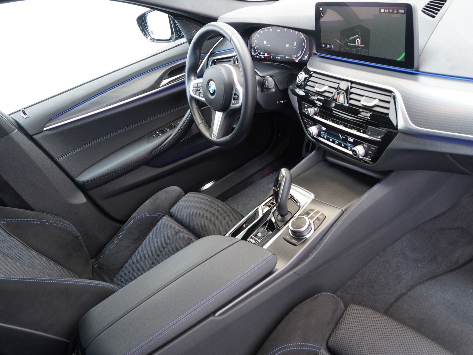 Fahrzeugabbildung BMW 530 d xDrive Touring M Sport LED/H&K/AHK/LM19"