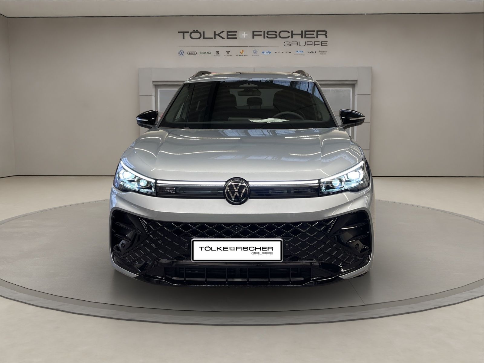 Volkswagen Tiguan R-Line 1.5 l eTSI OPF 7-Gang-DSG DCC Pano foto 4