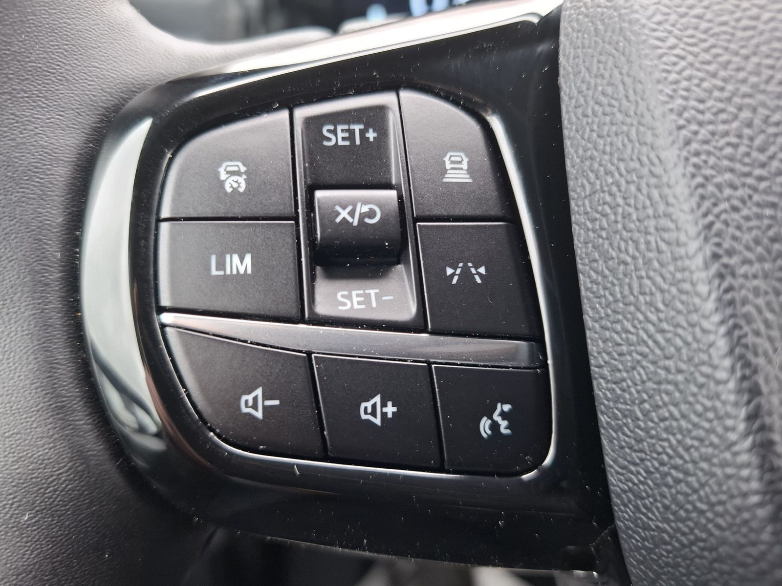 Fahrzeugabbildung Ford Tourneo Custom L1 Titanium X MATRIX*STANDH.*AHK