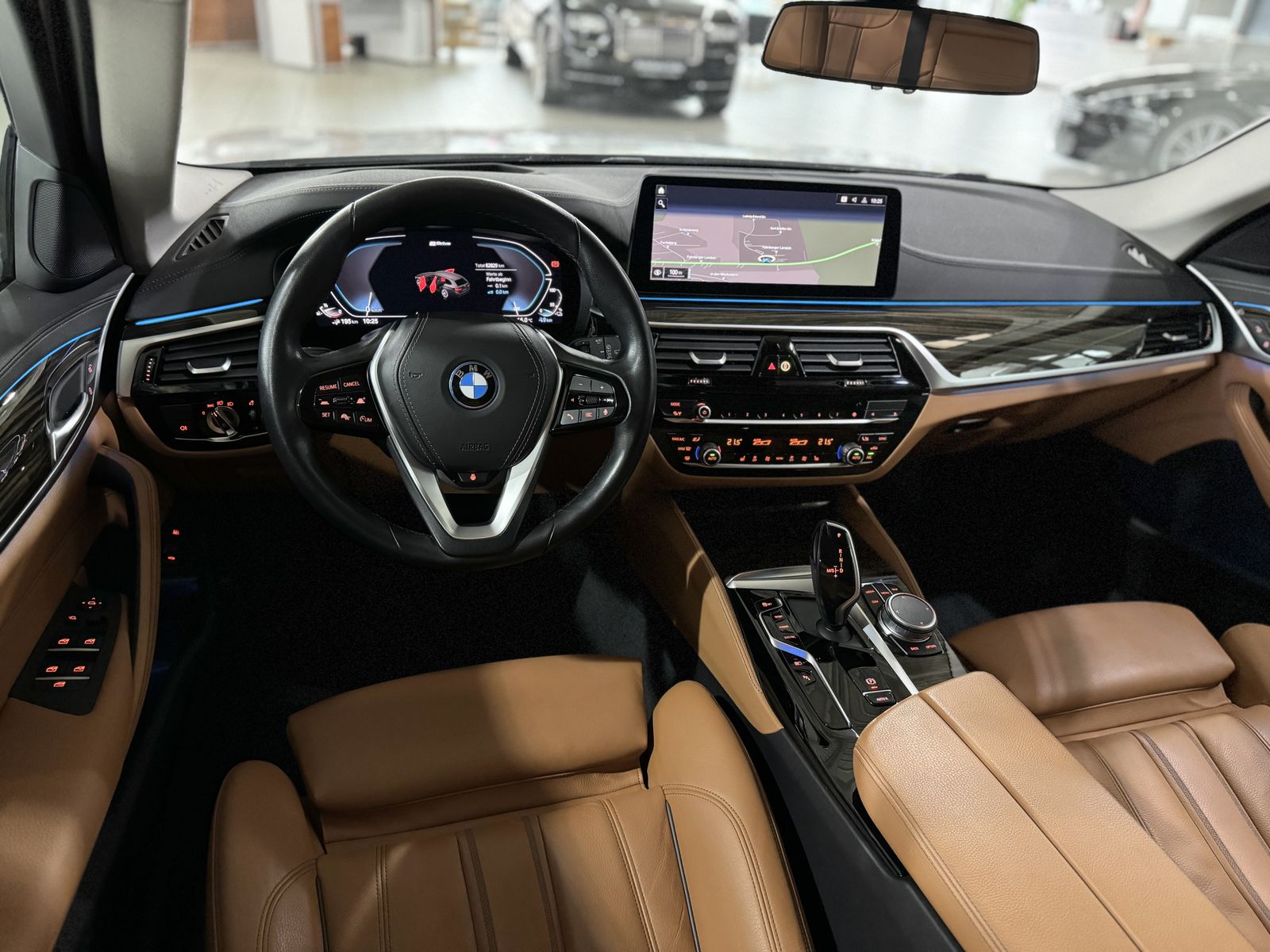 Fahrzeugabbildung BMW 530e xD Luxury Line Kamera HUD DAB HiFi Komfort