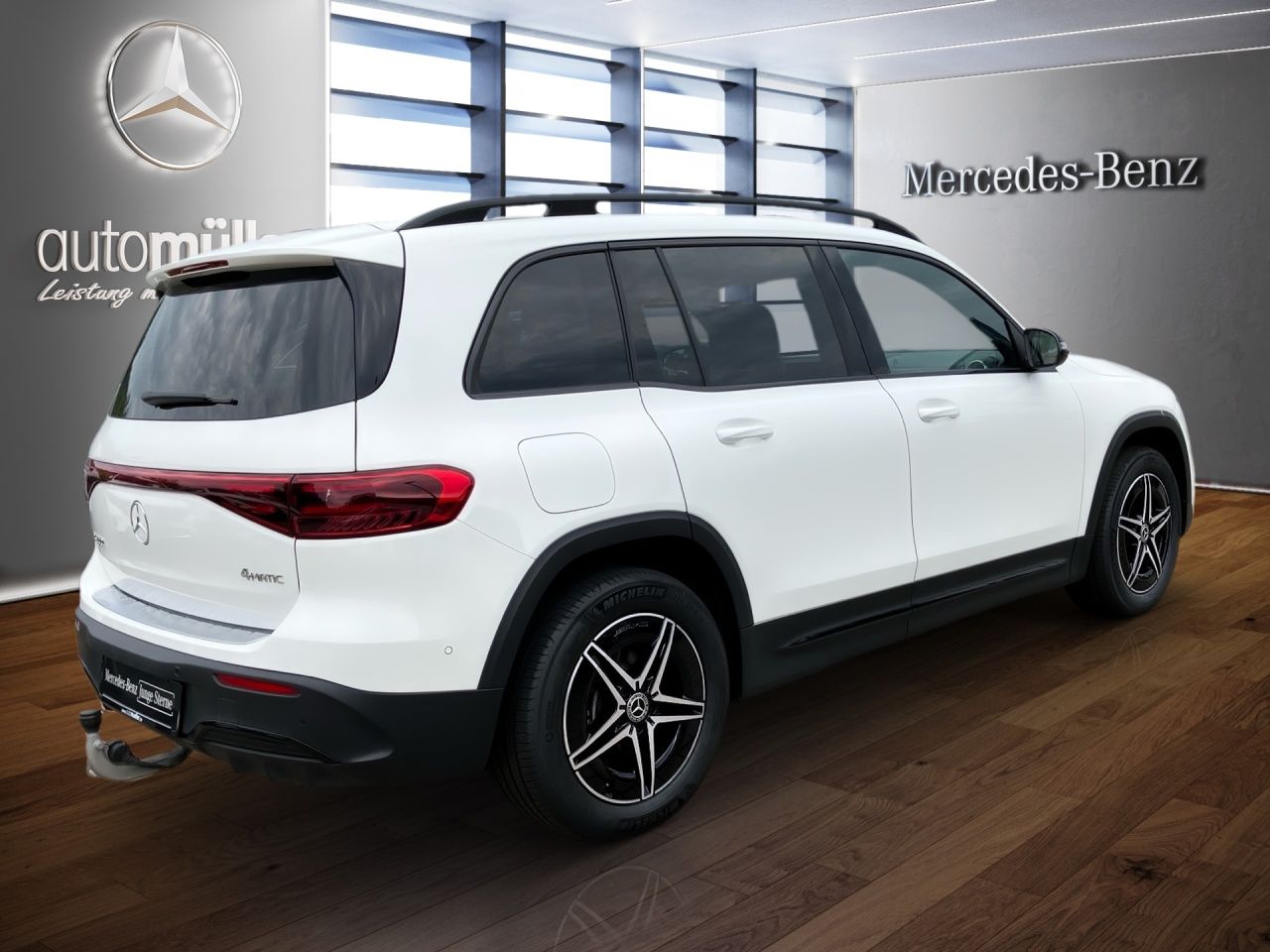 Fahrzeugabbildung Mercedes-Benz EQB 300 4M BONUS+AMG+NIGHT+AHK+DISTRON+KAMERA+