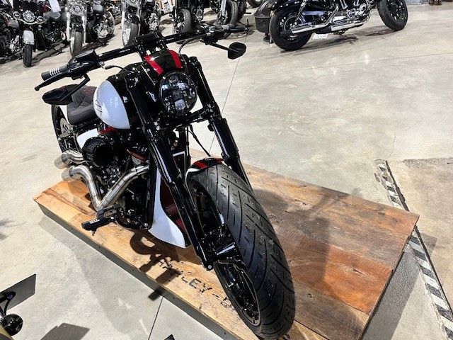 Fahrzeugabbildung Harley-Davidson FXBRS Breakout 117cui CVO UmbauUmbau