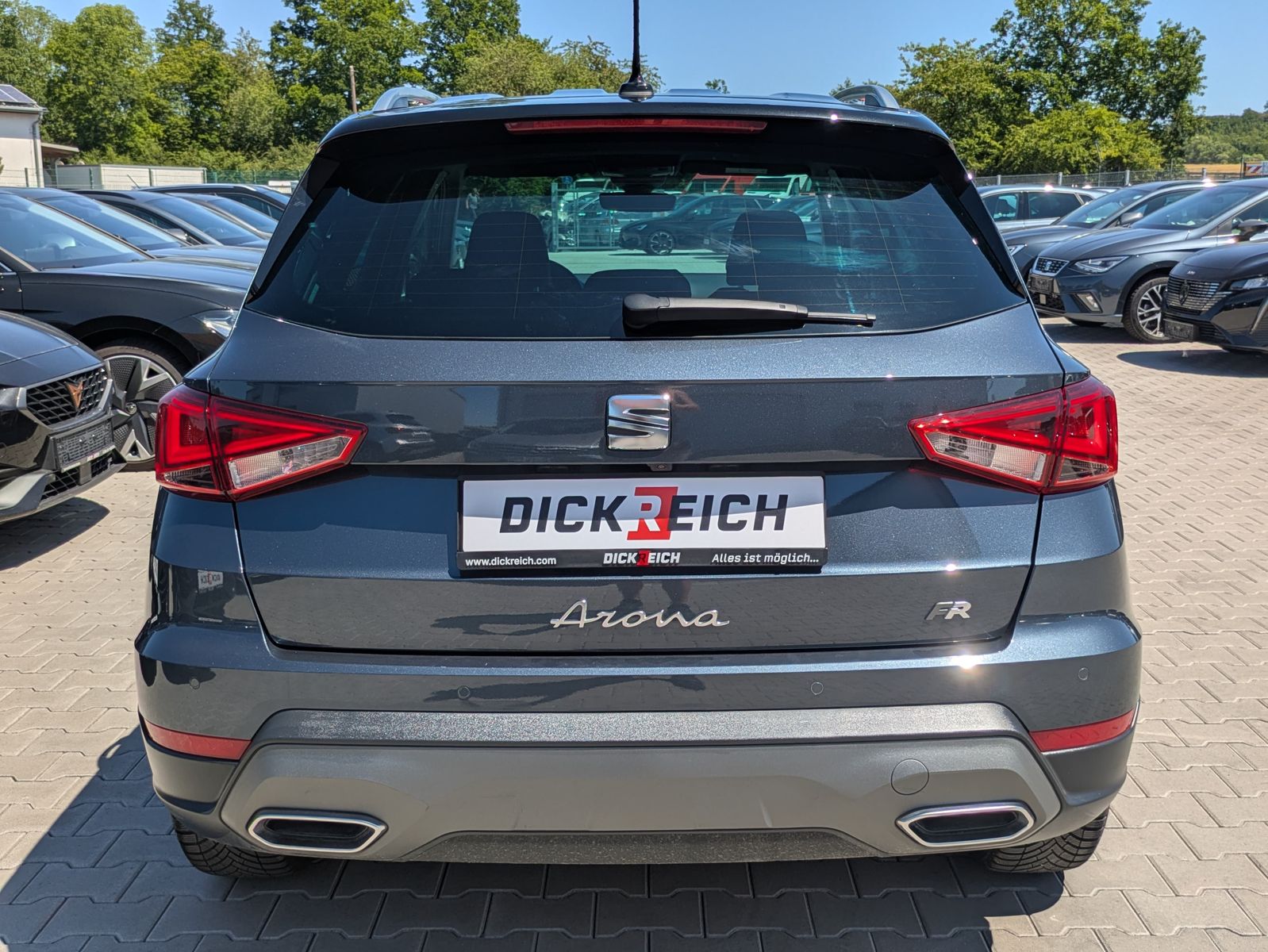 Fahrzeugabbildung SEAT Arona 1.0 TSI FR DSG AHK*ACC*LED*APP*DAB*KAMERA