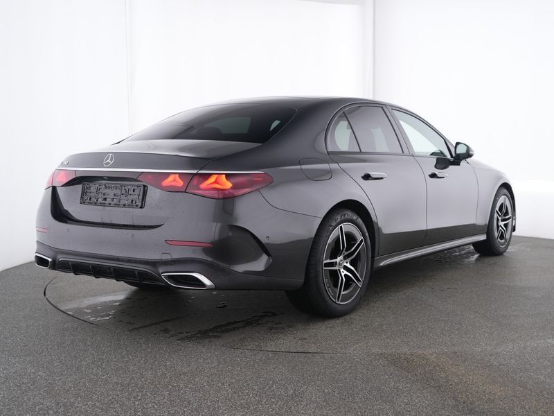 Fahrzeugabbildung Mercedes-Benz E 200 AMG*Totwinkel*Kamera*LED*19"*MBUX*CarPlay