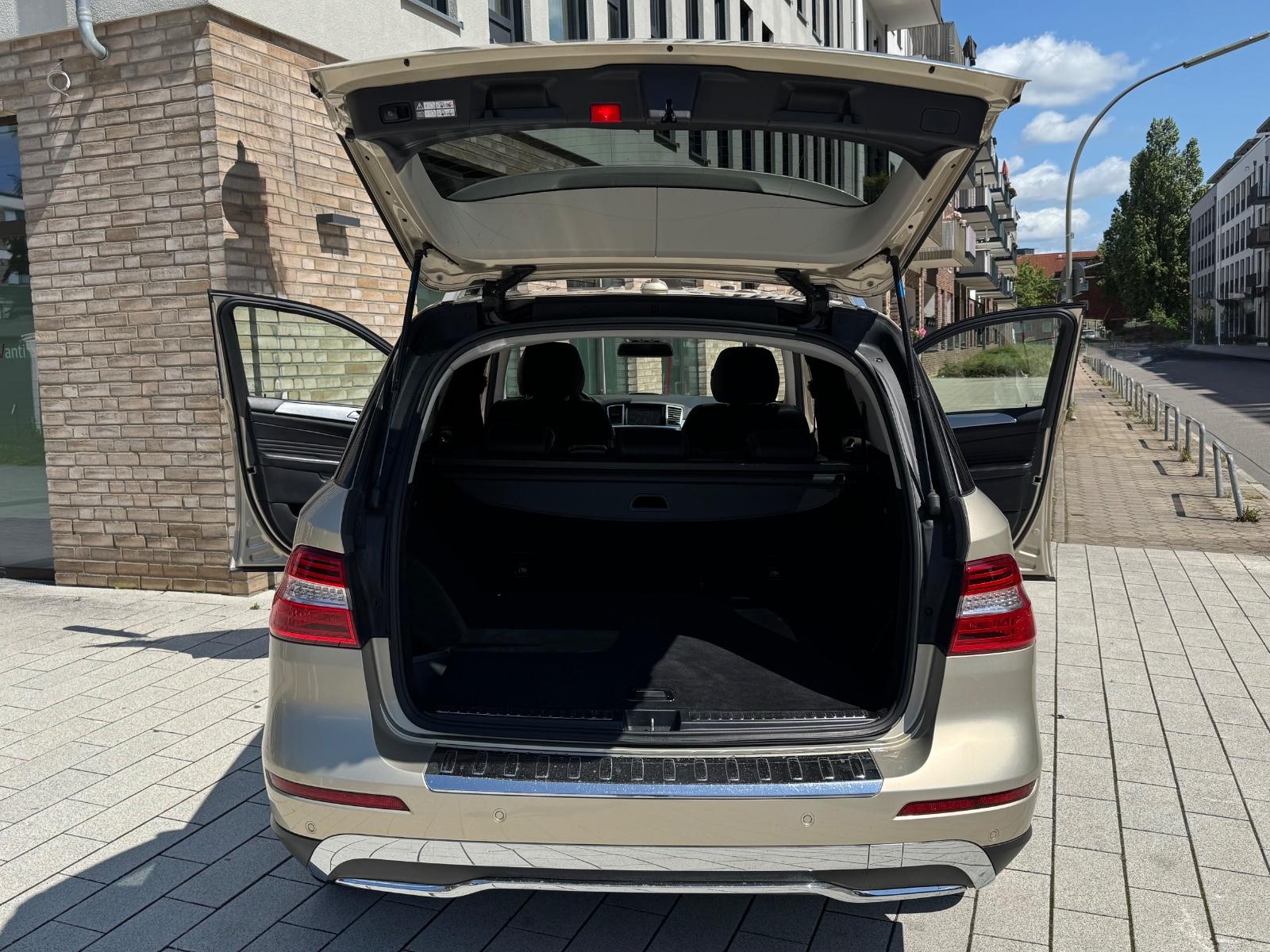Mercedes-Benz ML 350 CDI BlueTec *AHK*RÜCKFAHRK*ELEKTRSITZ*