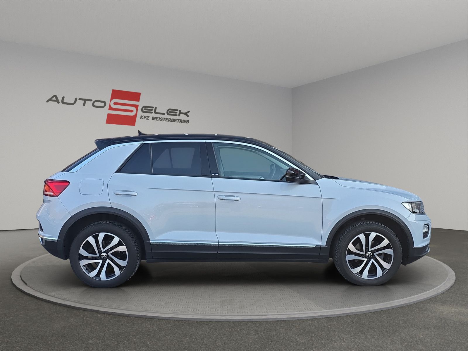 Fahrzeugabbildung Volkswagen T-Roc Active+NAVI+TEMPOMAT+KAMERA+PDC