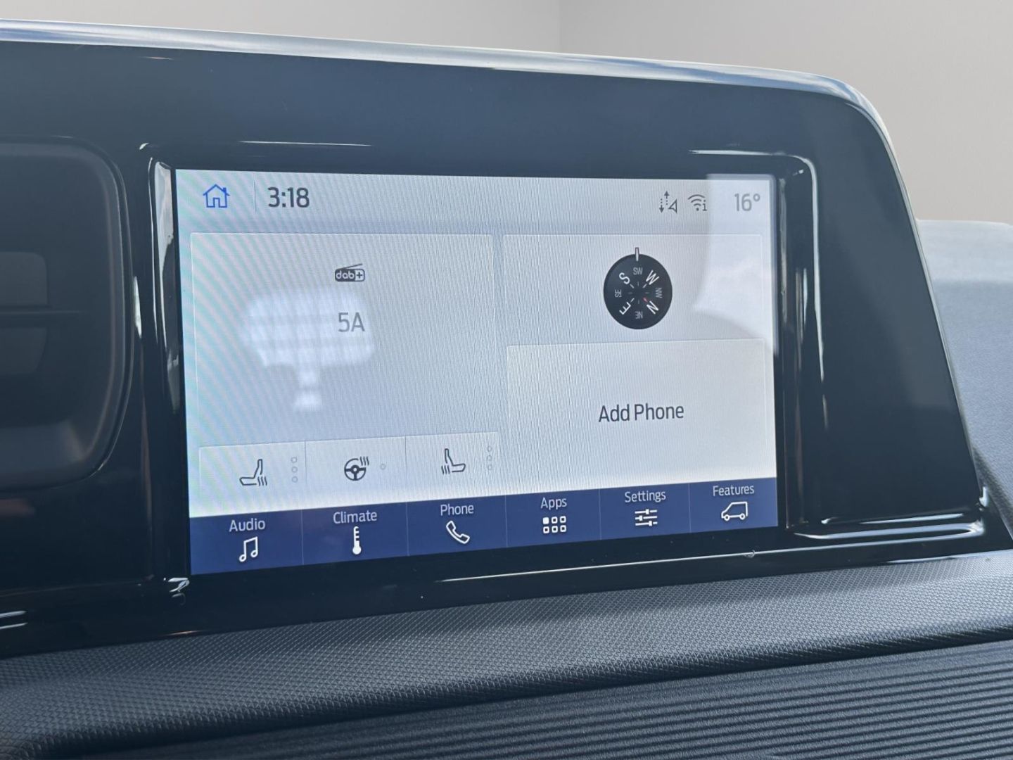 Fahrzeugabbildung Ford Transit Courier Trend Doppelkabine Apple CarPlay