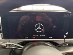 MERCEDES-BENZ E 220d/AMG-LINE/DISTR+/360GRAD/MBUX/J.STERNE