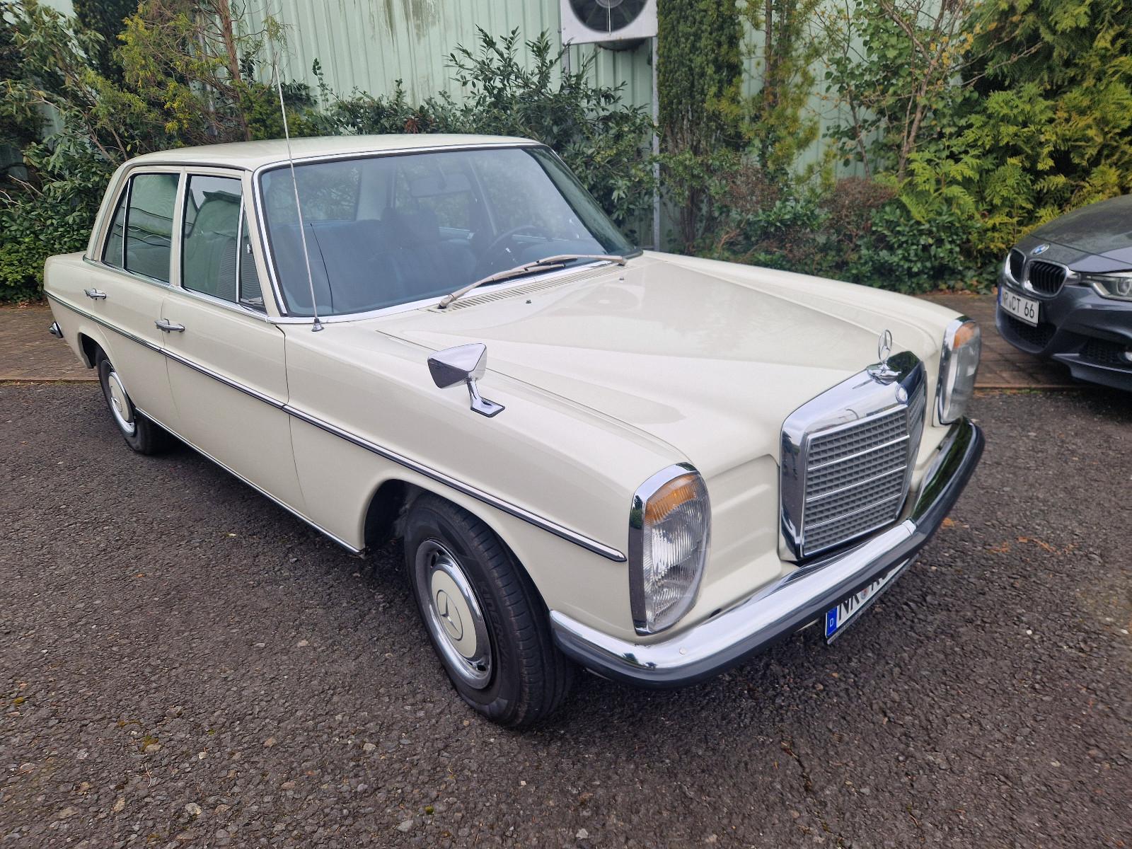 Mercedes-Benz 220 W115 /8 Originalzustand Top Garagenfahrzeug