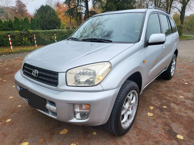 Toyota RAV 4 mit TÜV