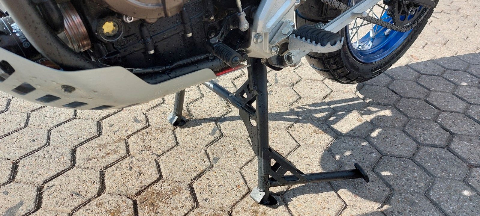 Fahrzeugabbildung Yamaha XTZ 700  nur 1750 KM  Foliert + Hauptständer