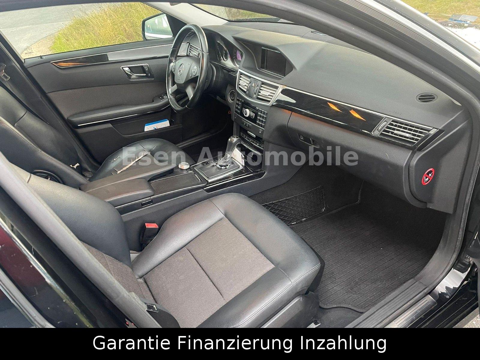 Mercedes-Benz E220 2011 — interior