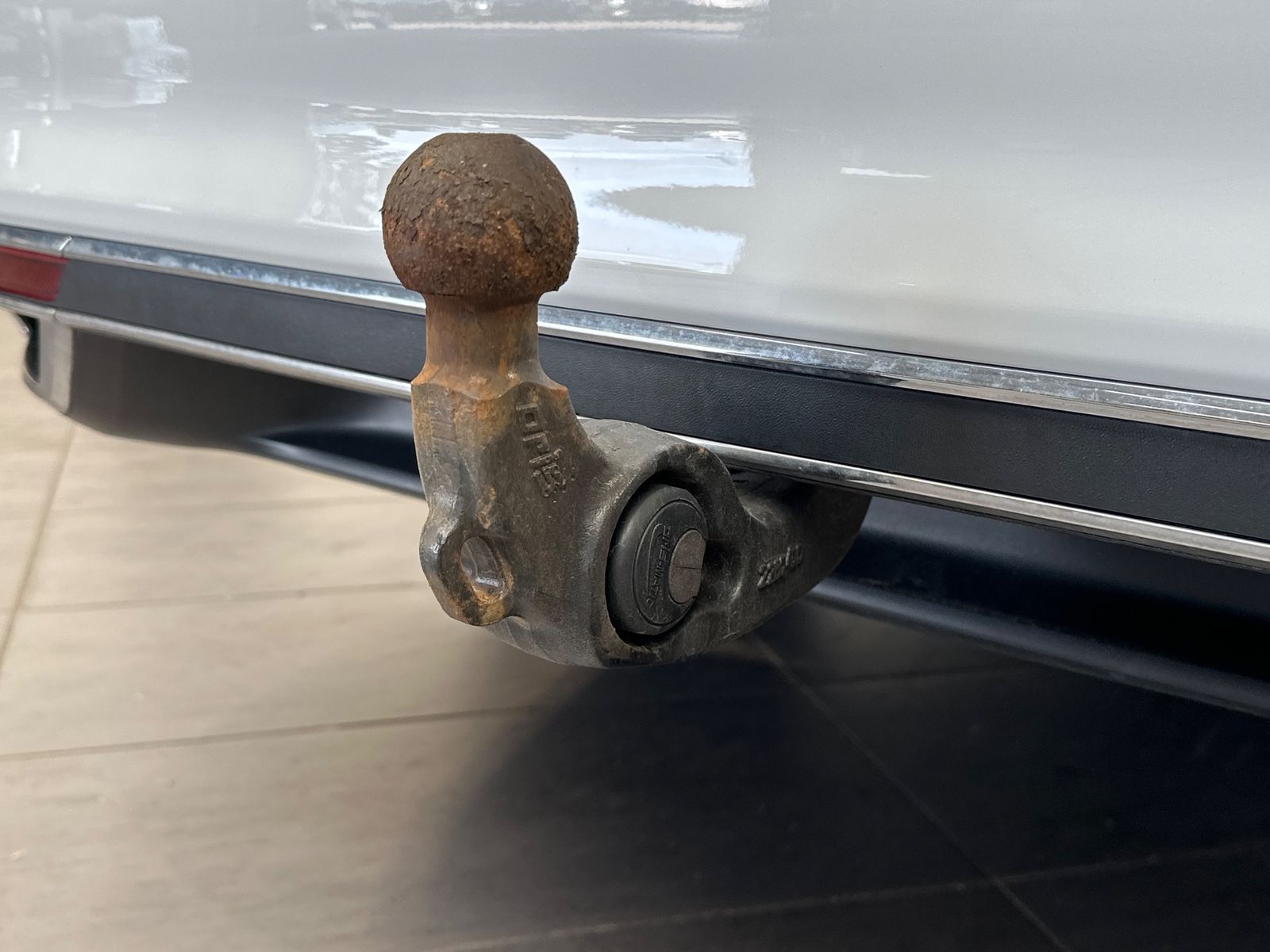 Fahrzeugabbildung Volkswagen Passat Variant 2.0 TDI DSG Elegance NAV+LED+PANO