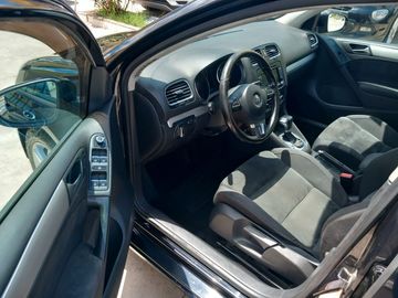 Volkswagen Golf - 5