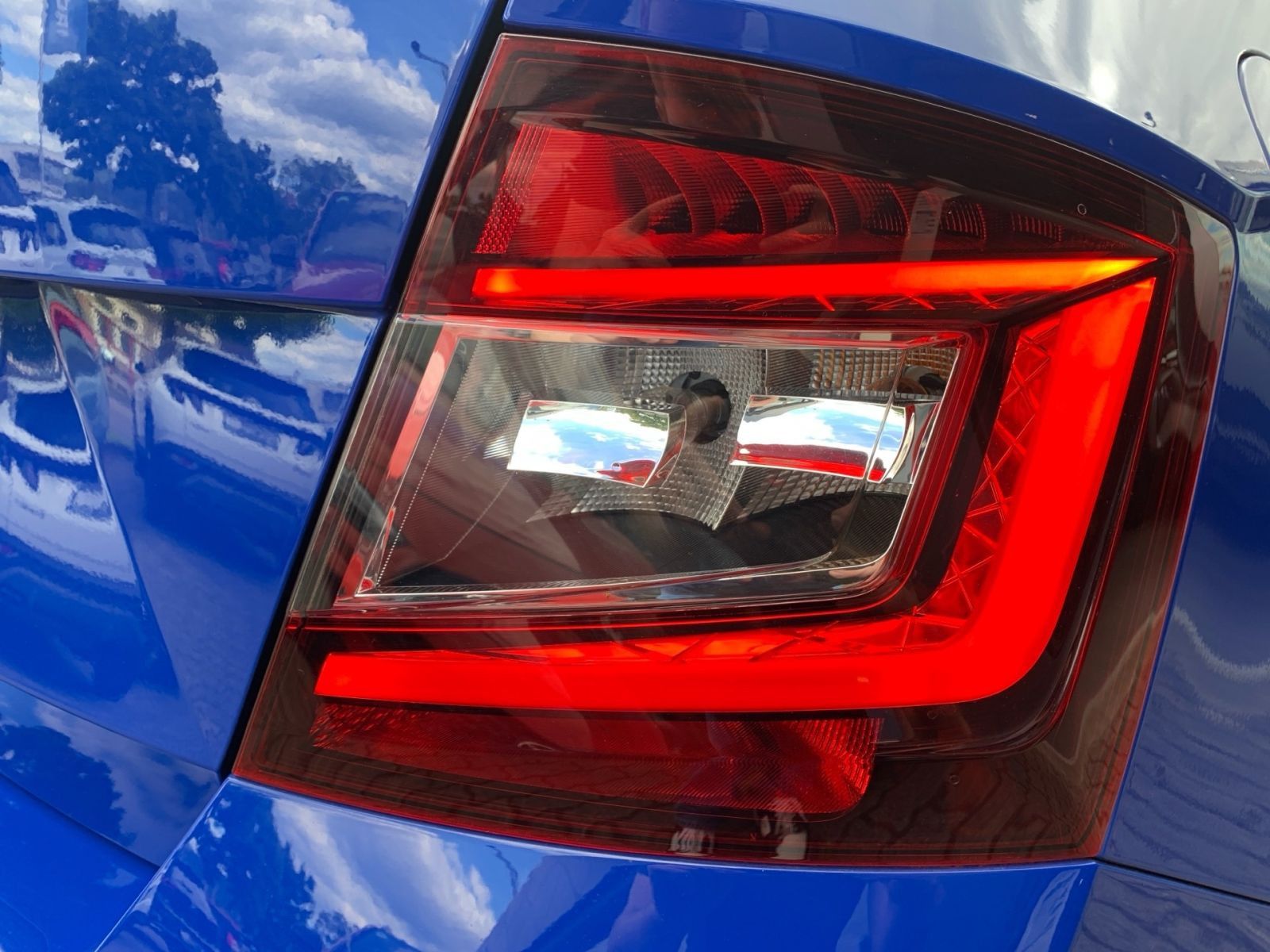Fahrzeugabbildung SKODA Fabia 1.0 TSI Drive 125 Best of OPF Navi Glasdac
