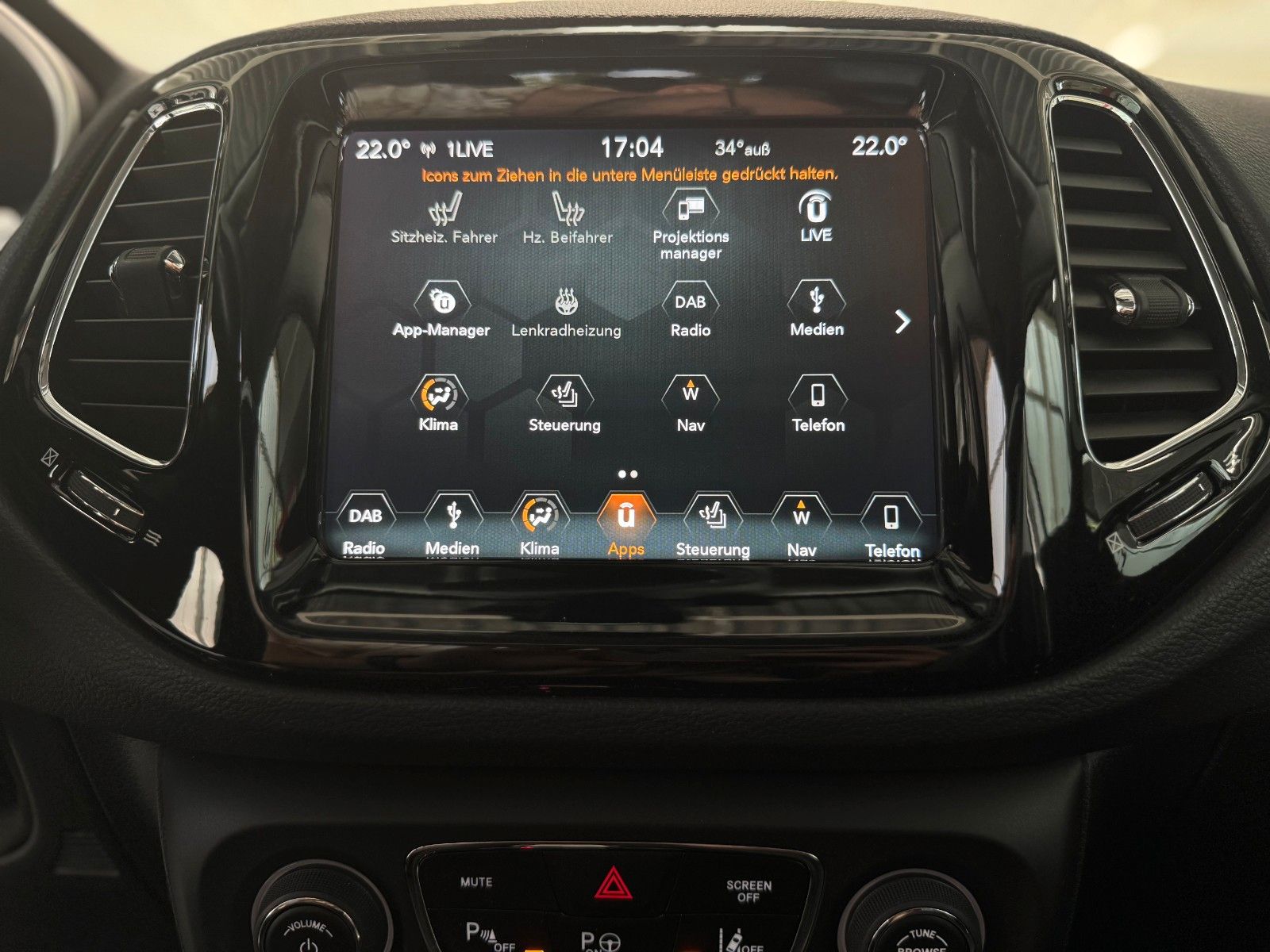 Fahrzeugabbildung Jeep Compass Limited 4WD DAB+ Xenon Beats Navi