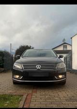 Volkswagen VW Passat 2012 Benzin  TÜV  Gepflegt  S... - VW Passat Gebrauchtwagen in Kassel