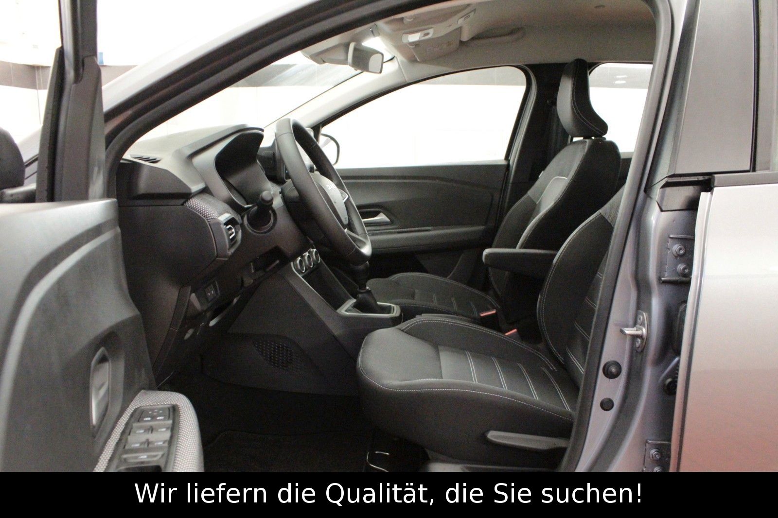 Fahrzeugabbildung Dacia Sandero TCe 100  ECO G Expression*Winterpaket*