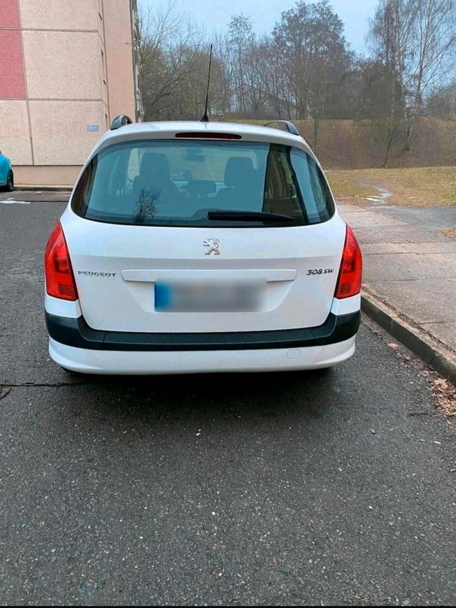 Peugeot 308 2012 — engine 105 HP (77kW)