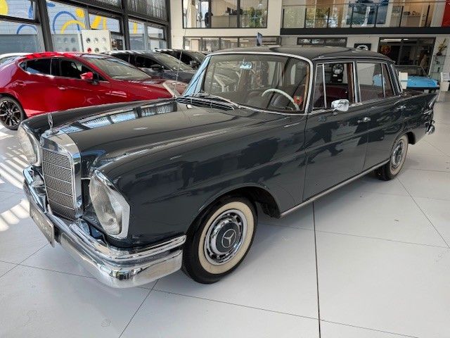 Mercedes-Benz 220 SEB Heckflosse Toller Zustand
