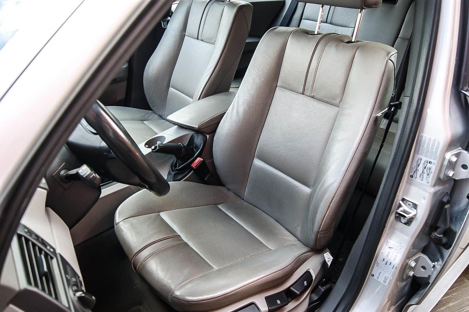 Fahrzeugabbildung BMW X3 3.0i  LEDER XENON NAVI SPORT-FW = aus 1.HAND=