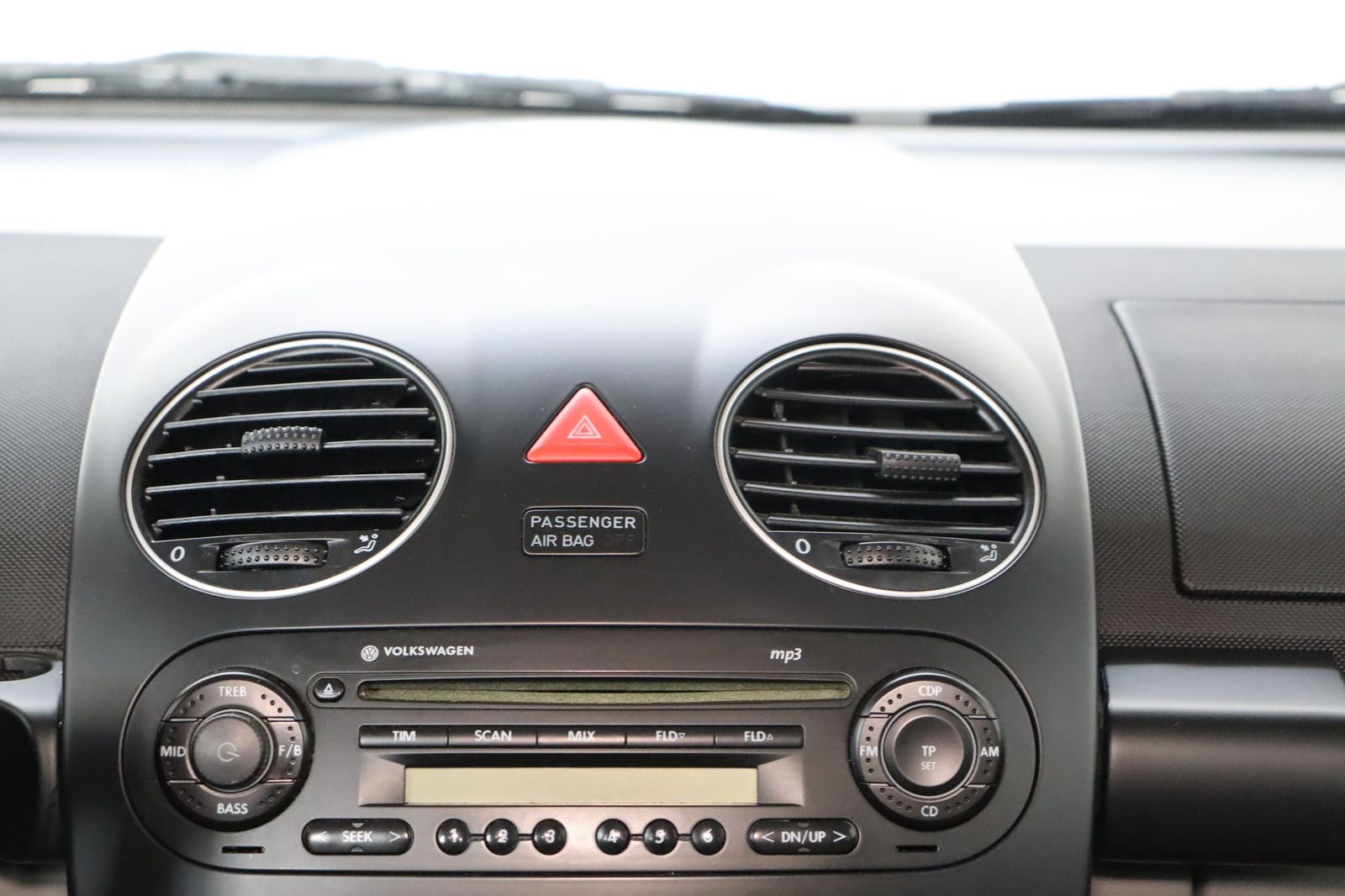 Fahrzeugabbildung Volkswagen New Beetle 2.0 * Sitzhzg. * Klima * HU/AU 07.27