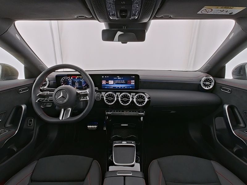 Fahrzeugabbildung Mercedes-Benz CLA 200 AMG Prem*Pano*Night*MultiBeam*360*Totwin
