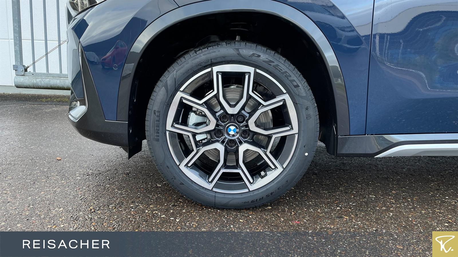 BMW X1 sDrive20i AHK,ParkAss,adLed,KomfZug,DrAss