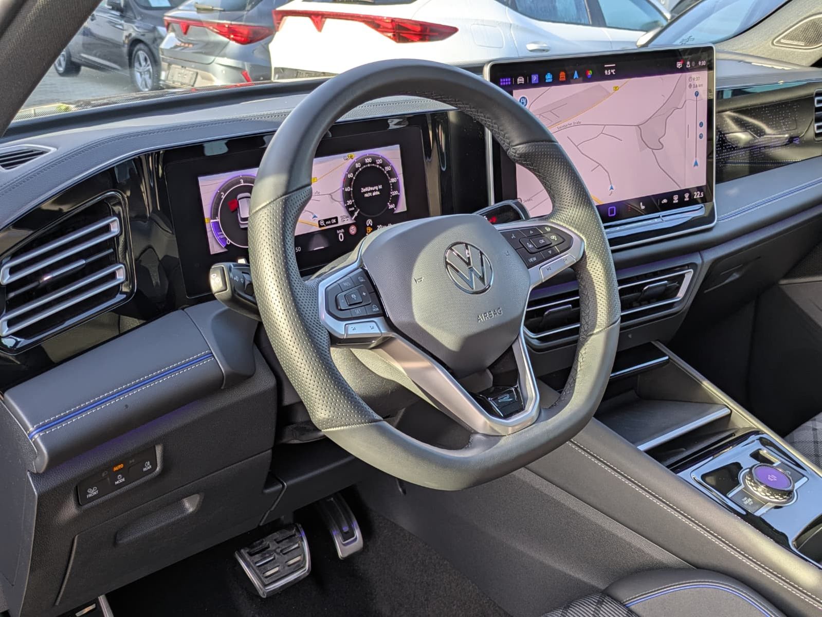 Fahrzeugabbildung Volkswagen Tiguan 2.0 TDI 4M R-Line PANO*H&K*AHK*MATRIX*20"