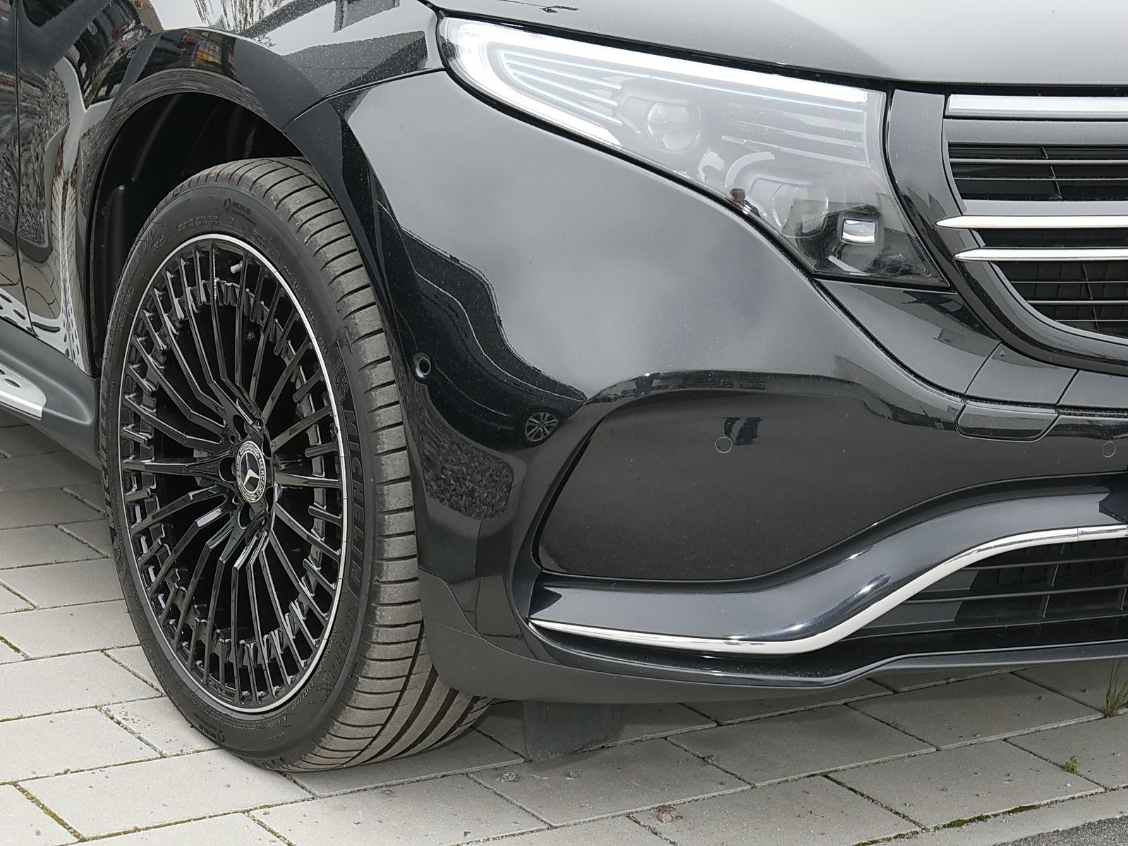 Mercedes-Benz EQC 400 4M AMG+MEMORY+SCHIEBEDACH+AHK+360°KAMERA foto 4