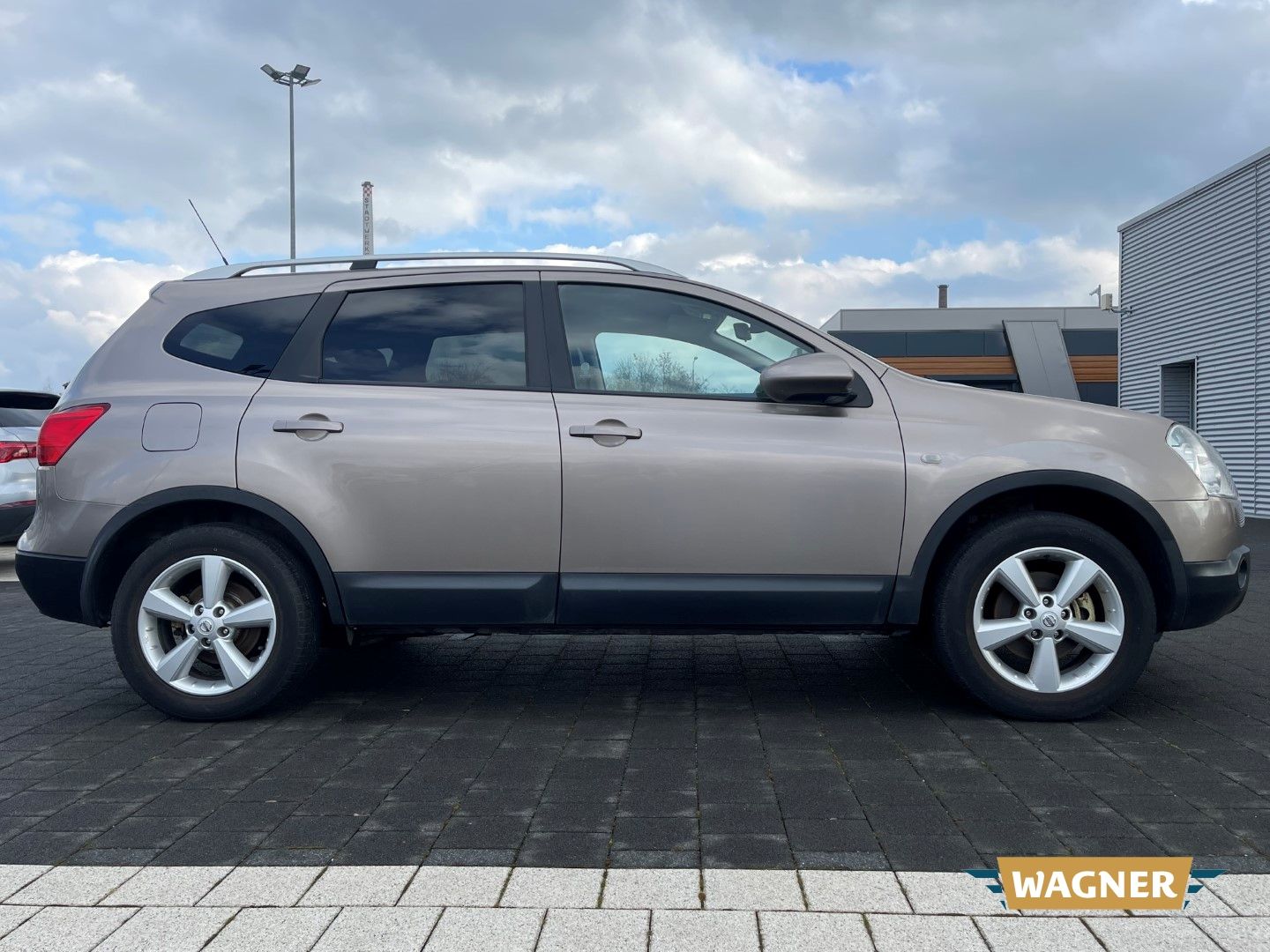 Fahrzeugabbildung Nissan Qashqai+2 Acenta 1.5 dCi DPF Motorschaden