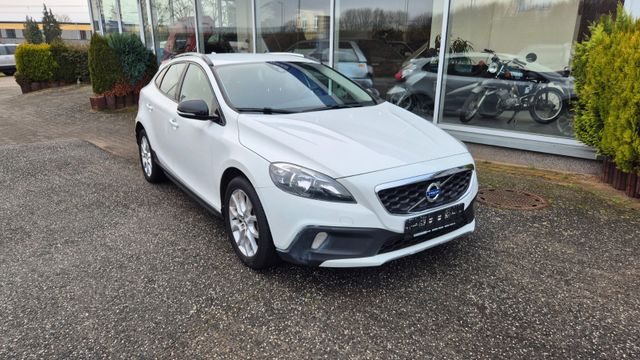 Volvo V40 Cross Country Momentum