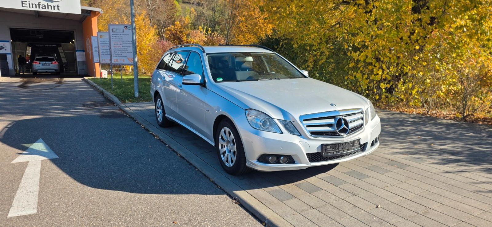 Mercedes-Benz E200 2010 — interior