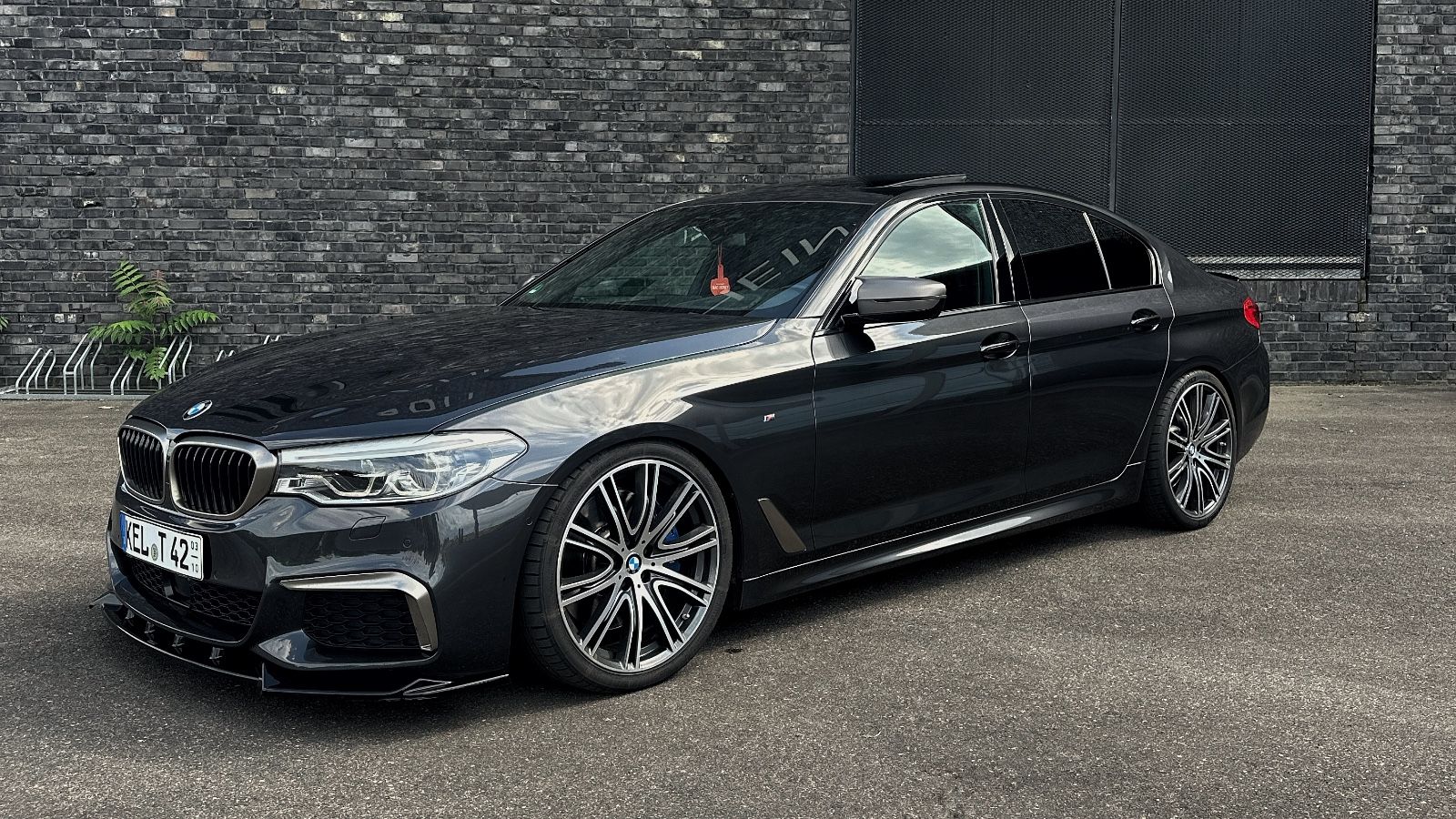 BMW M550i xDrive A -