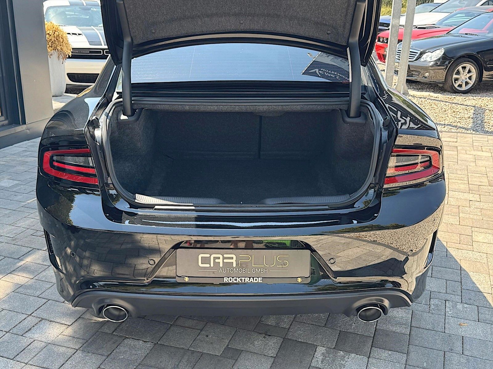 Fahrzeugabbildung Dodge Charger 5.7 V8 HEMI SRT R/T BLACK Performance