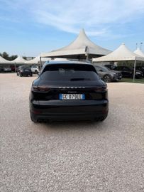 Porsche Cayenne - 5