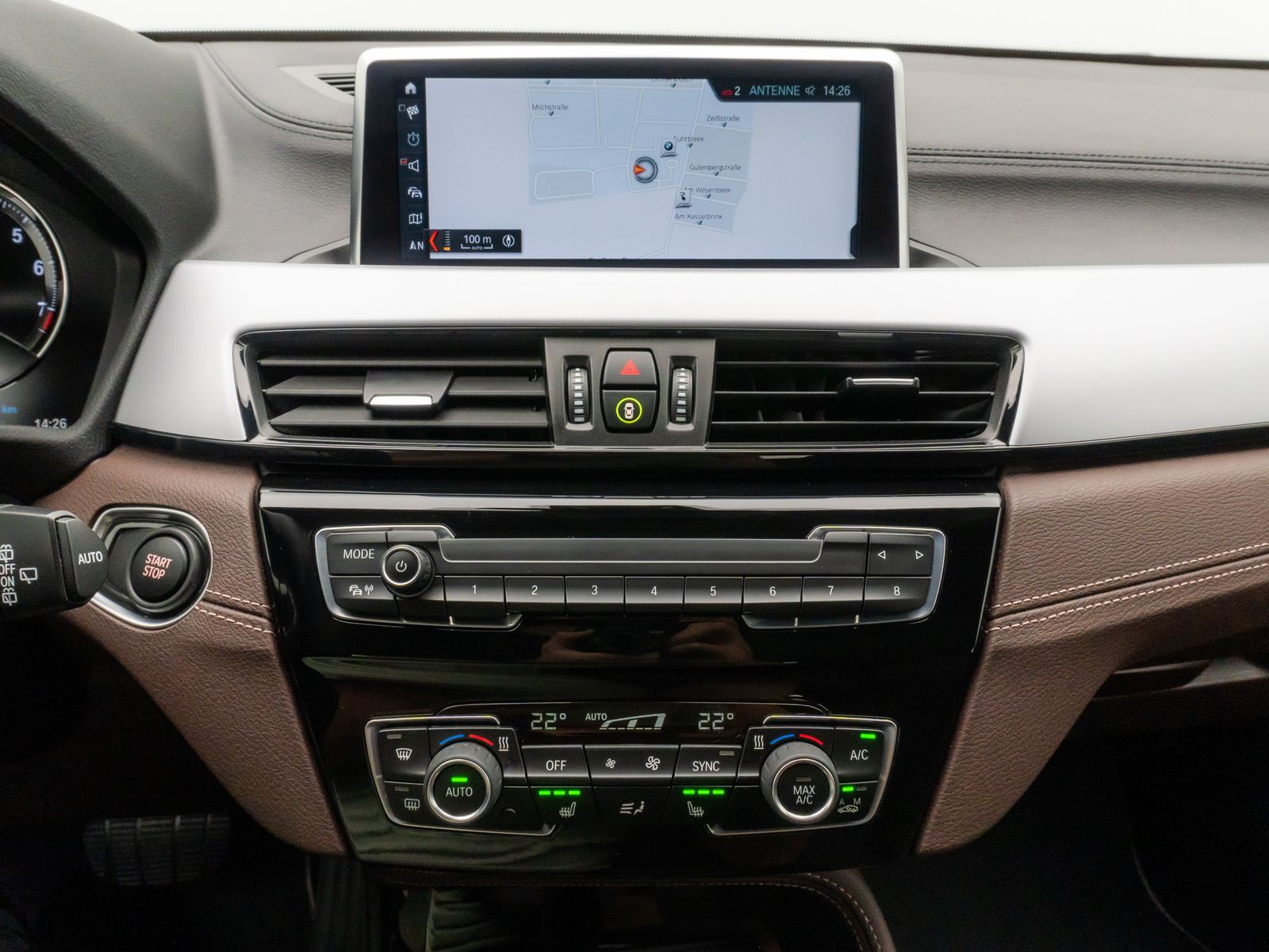 Fahrzeugabbildung BMW X2 xD25e  Advantage DAB Kamera LED Leder 18Zoll