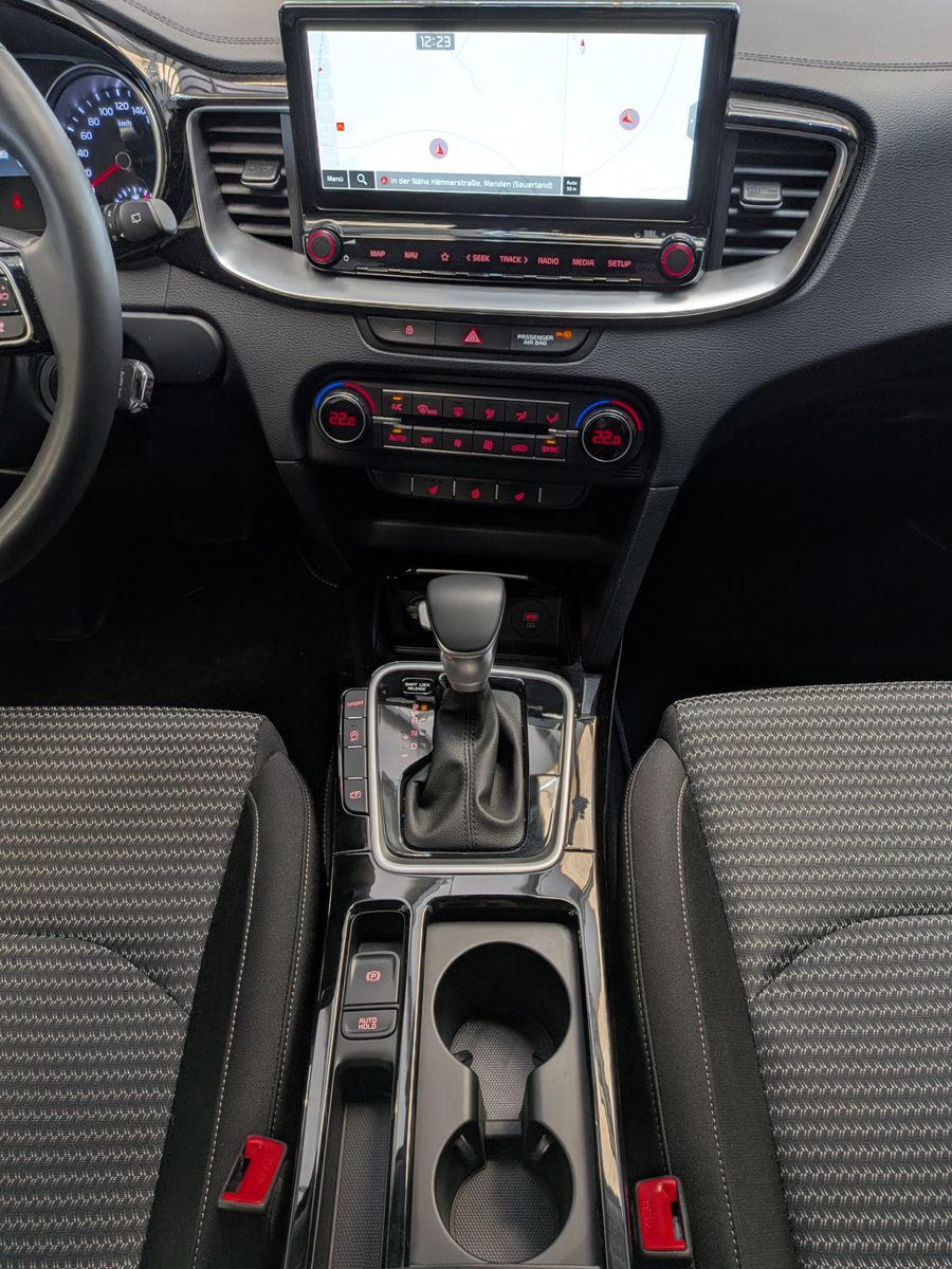 Fahrzeugabbildung Kia cee'd / Ceed 1.5 DCT Spirit JBL Temp LED Cam ACC