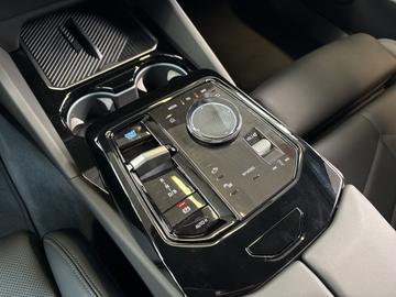 2026 BMW I5 — миниатюра 13