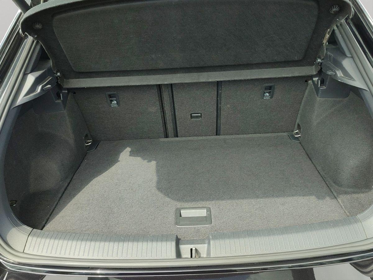 Volkswagen T-Roc 1.5 TSI Sport R-Line +AHK+NAVI+CLIMATRONIC