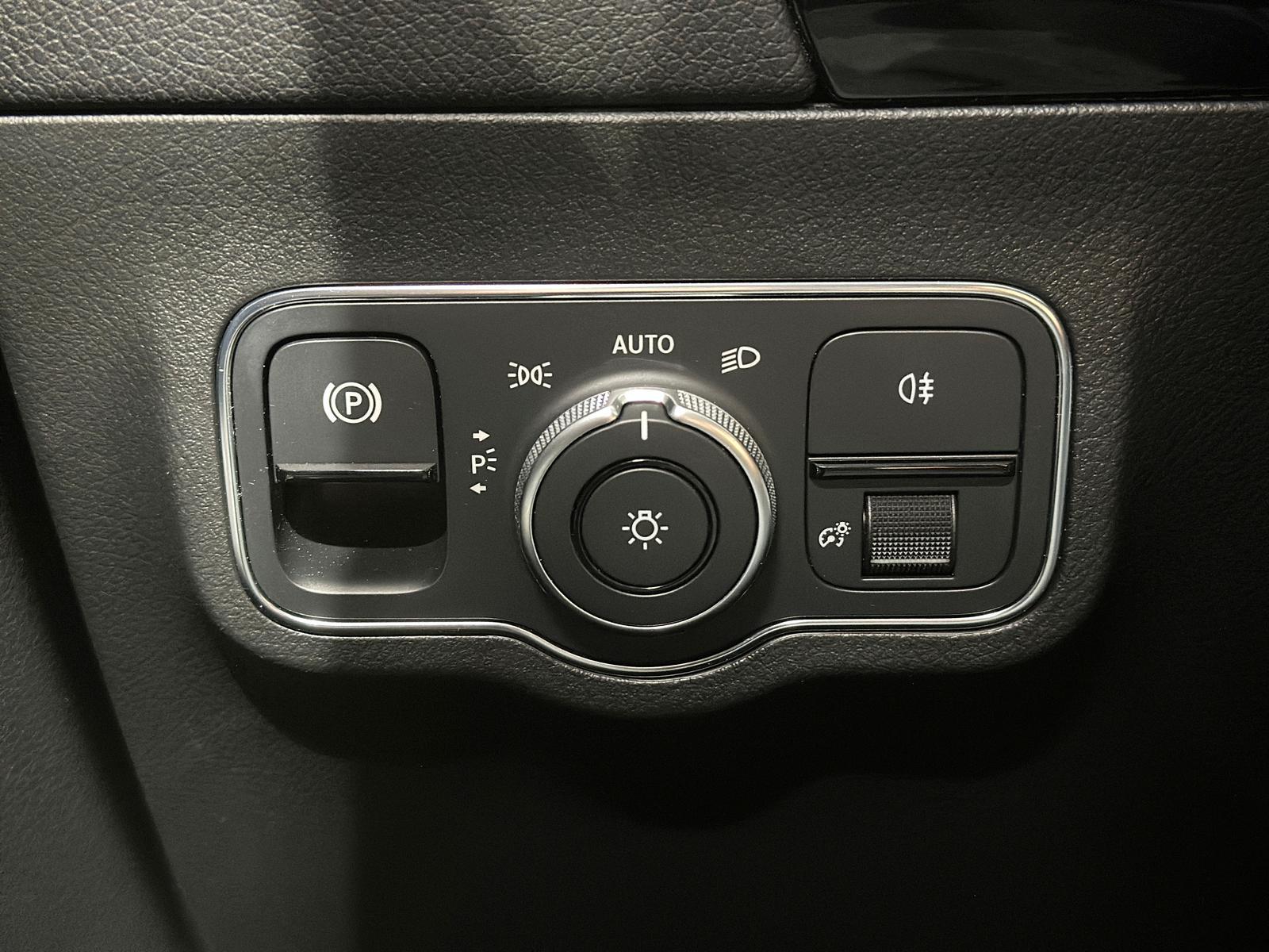 Mercedes-Benz B 200d 8G URBAN MBUX+ LED AHK EASYPACK LEDER SHZ