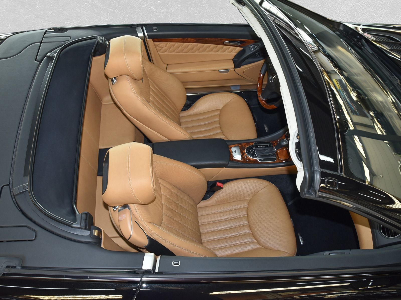 Fahrzeugabbildung Mercedes-Benz SL 600 - Glasdach|Multikontursitz|Airscarf|ILS