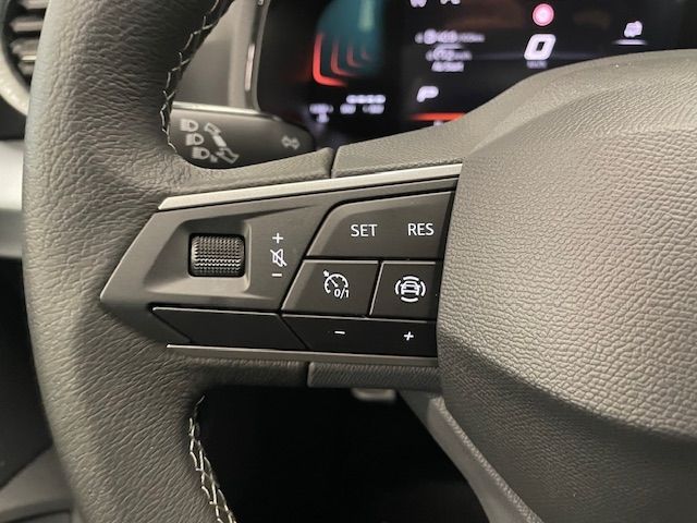 Fahrzeugabbildung SEAT Arona Style Navi Digitales Cockpit LED Apple Car