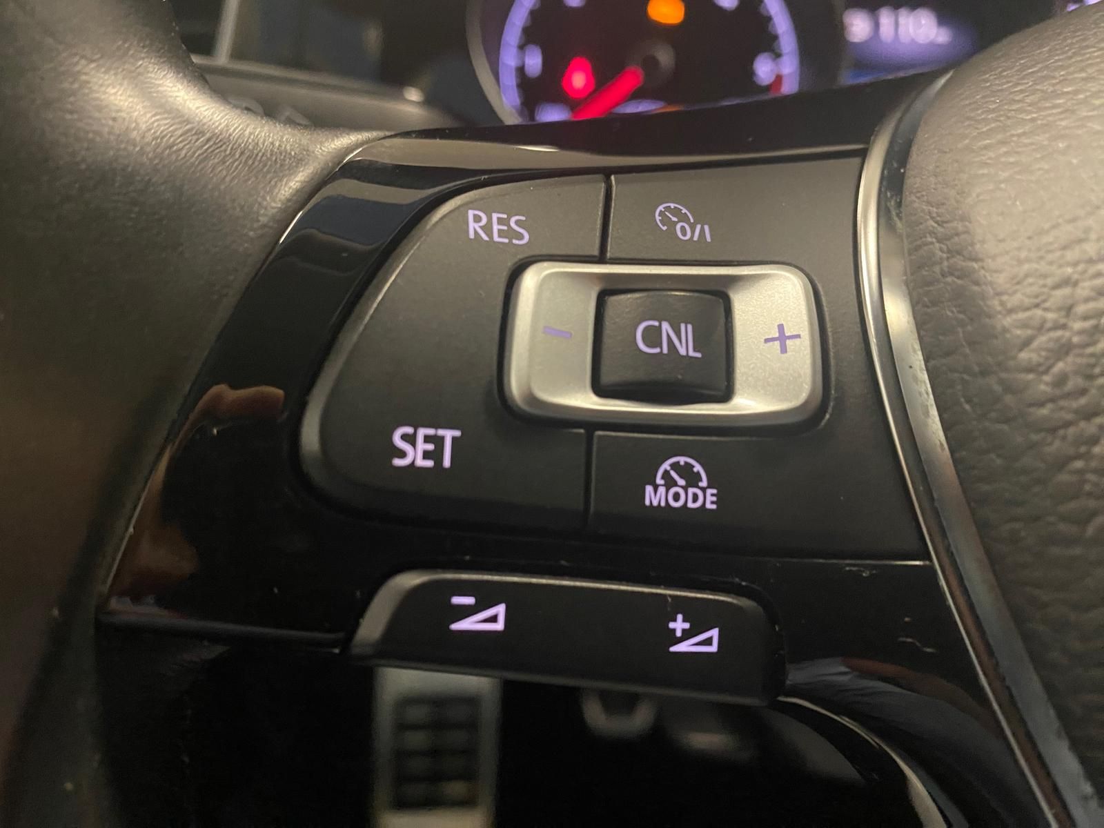 Fahrzeugabbildung Volkswagen Golf 2.0 TDI Allstar BMT KLIMA+NAVI+SITZHEIZ+PDC