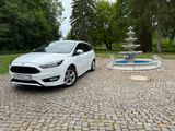 Ford Focus Turnier ST-Line 8-Fach AT-Motor bei 107tkm - Ford Focus mit Benzin-Antrieb: Kombi, 1.8