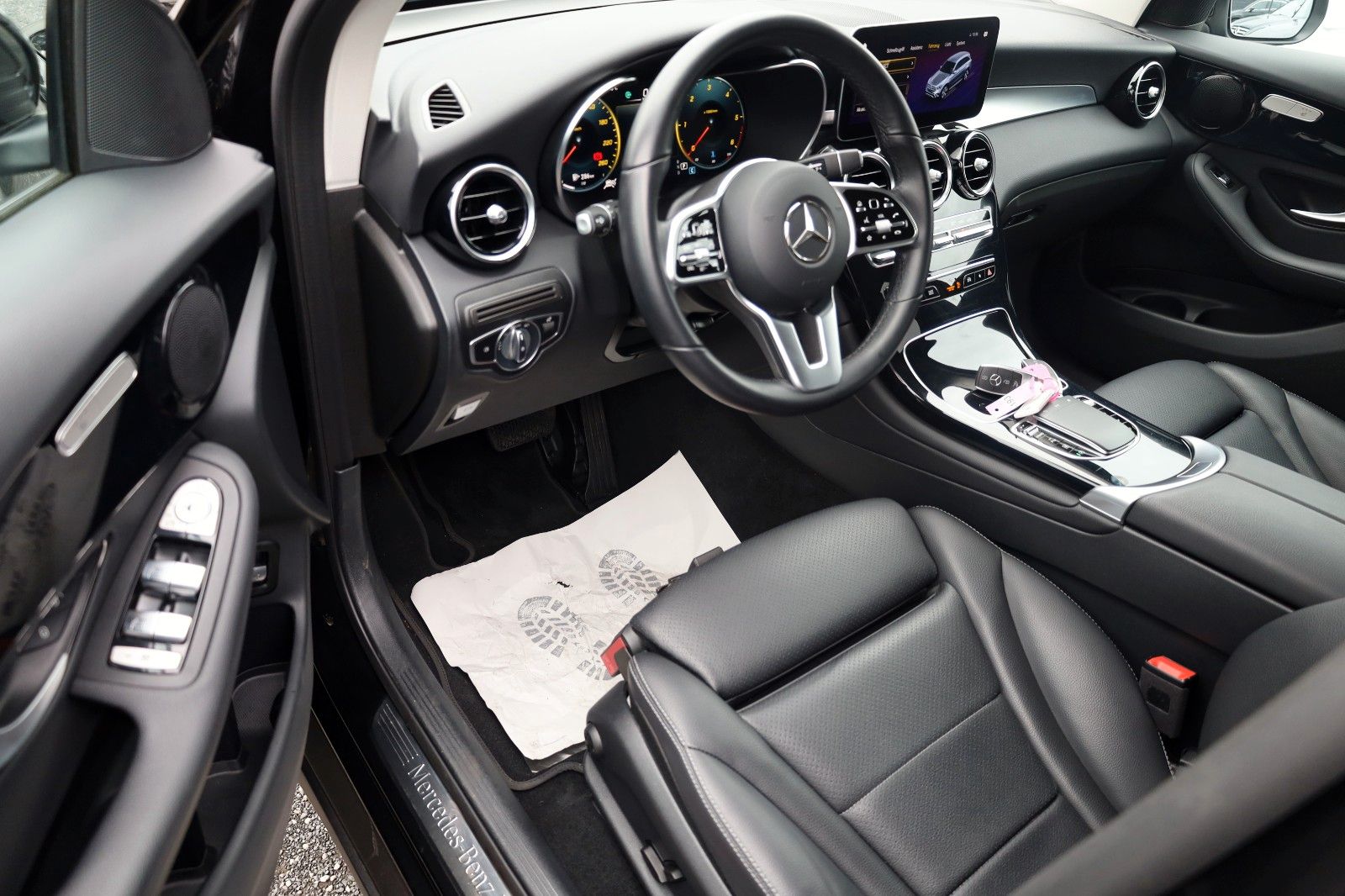 Fahrzeugabbildung Mercedes-Benz GLC 200 d,Leder,Navi,LED,SH,Kamera,ACC
