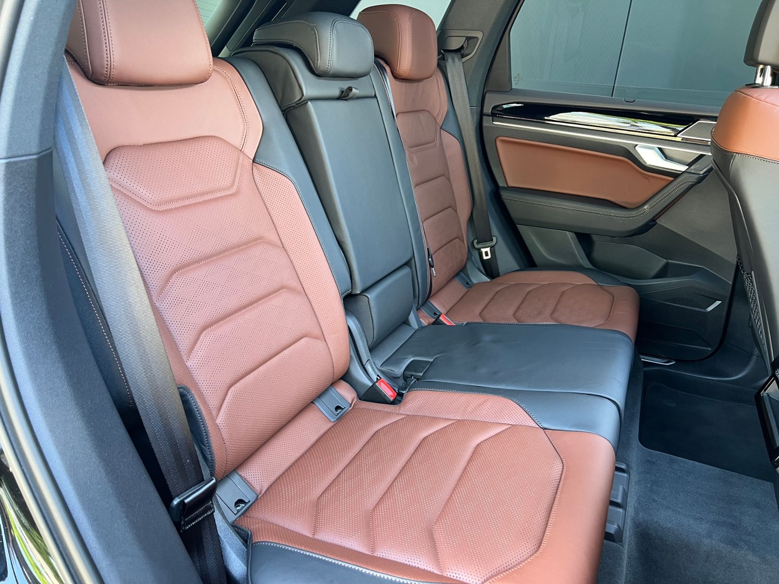 Fahrzeugabbildung Volkswagen Touareg Elegance 3.0 TDI 4MOTION *AHK, Pano, Dyn
