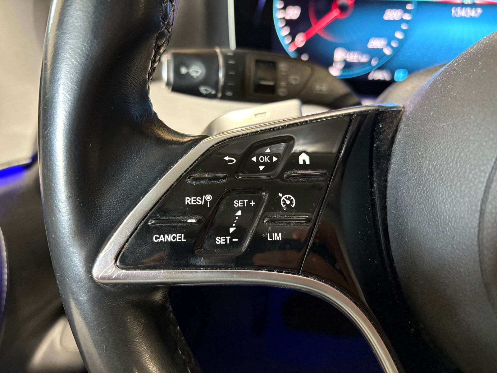 Fahrzeugabbildung Mercedes-Benz E 220 T-Modell d/NAVI/KAMERA/APPLE/AMBIENTE/ACC